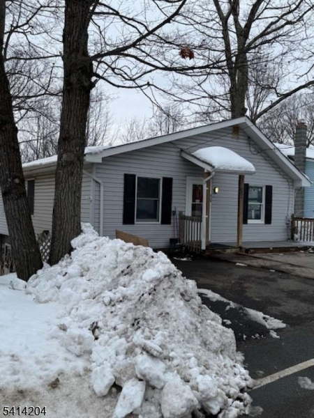 626 Brooklyn Mountain Road Hopatcong, NJ 07843 - Photo 2 of 26