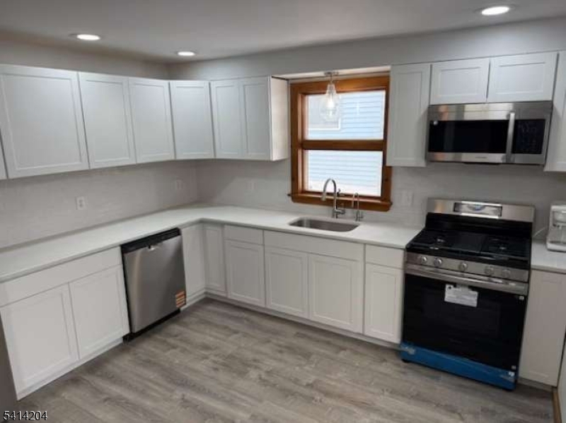 626 Brooklyn Mountain Road Hopatcong, NJ 07843 - Photo 4 of 26