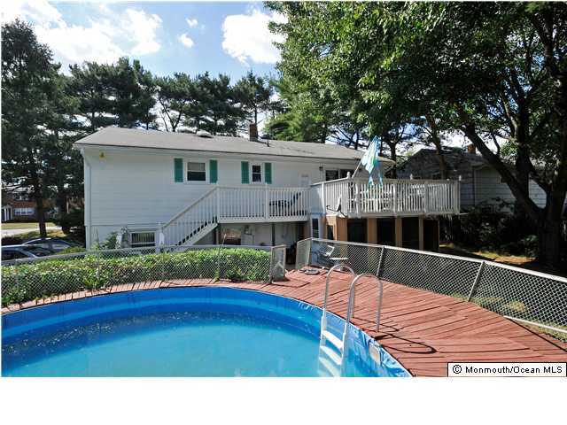 72 Middlesex Road Matawan, NJ 07747 - Photo 3 of 3 a outdoor view with a sitting space