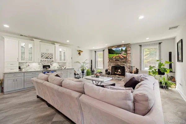 $2,399,000 | 174 Webber Road, Coxsackie, NY 12058