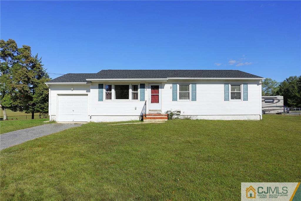 8 Glen Road Howell, NJ 07731 - Photo 1 of 21 Gallery Image 1