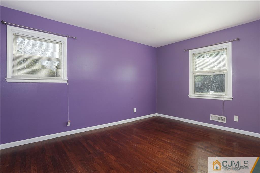 8 Glen Road Howell, NJ 07731 - Photo 13 of 21 Gallery Image 13