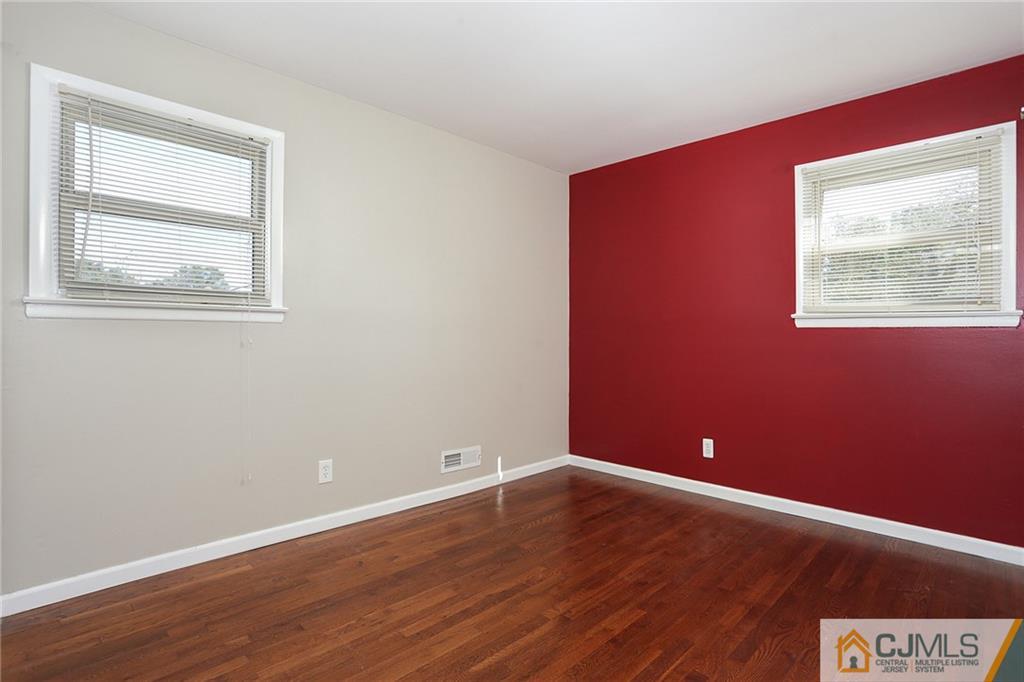 8 Glen Road Howell, NJ 07731 - Photo 14 of 21 Gallery Image 14