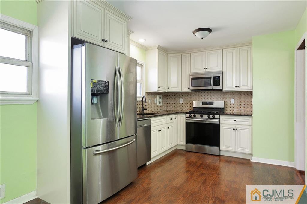 8 Glen Road Howell, NJ 07731 - Photo 16 of 21 Gallery Image 16