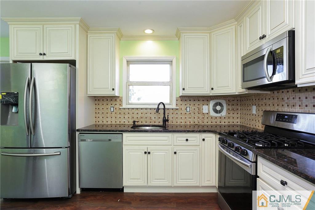 8 Glen Road Howell, NJ 07731 - Photo 19 of 21 Gallery Image 19