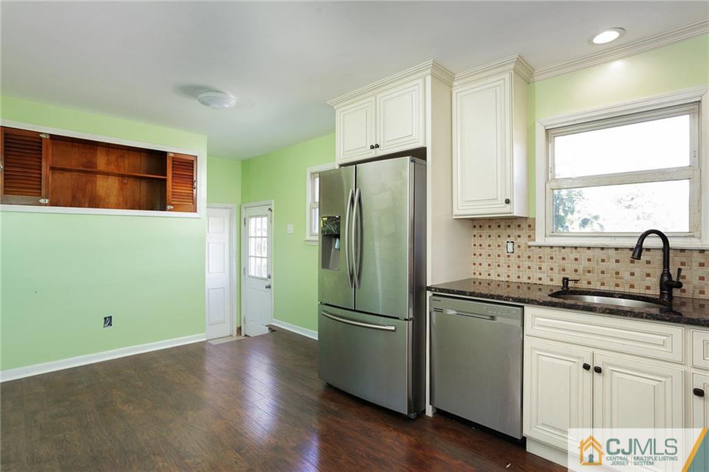 8 Glen Road Howell, NJ 07731 - Photo 20 of 21 Gallery Image 20