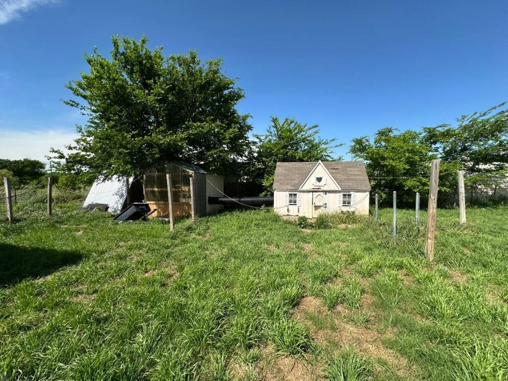 355 Indian Hills Road Bowie, TX 76230 - Photo 8 of 27