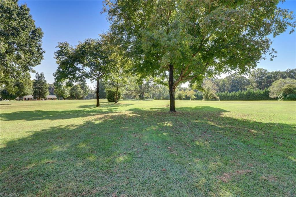 5544 Murphy Road Summerfield, NC 27358 - Photo 5 of 30 Gallery Image 5