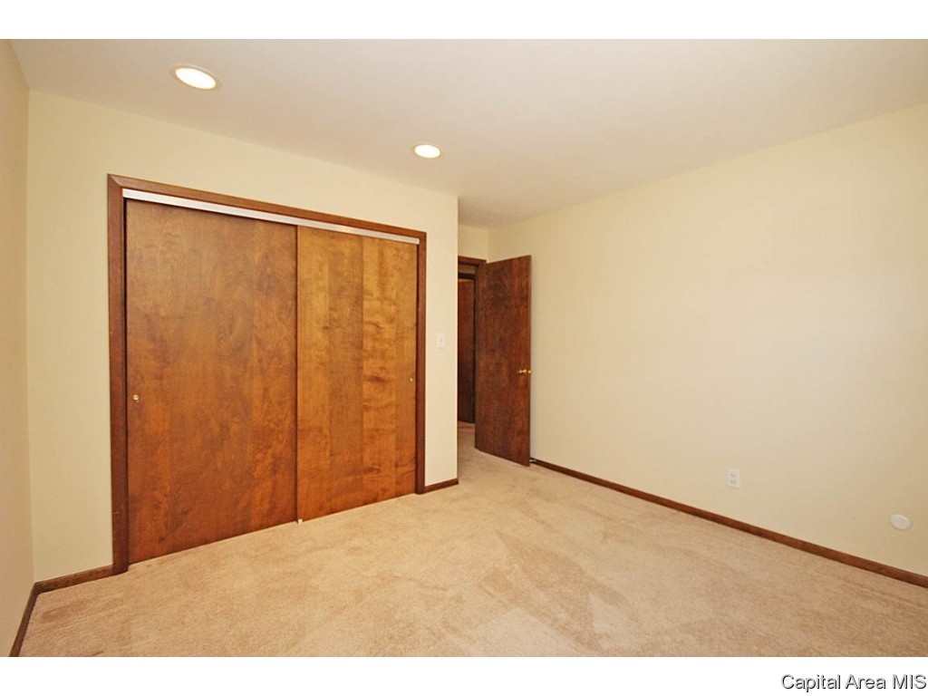 85 Bellerive Road Springfield, IL 62704 - Photo 15 of 29
