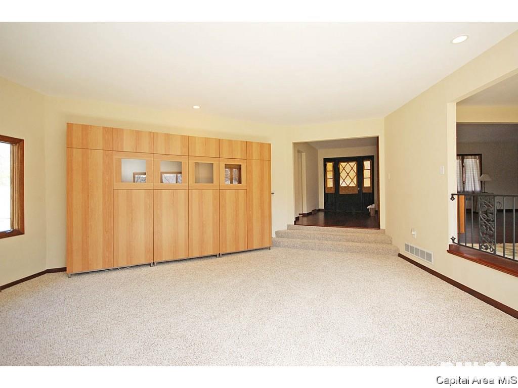 85 Bellerive Road Springfield, IL 62704 - Photo 4 of 29