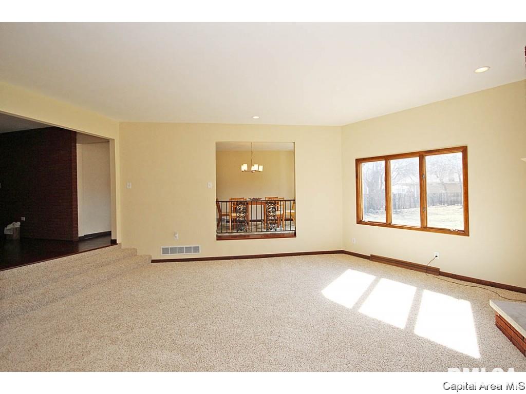 85 Bellerive Road Springfield, IL 62704 - Photo 5 of 29