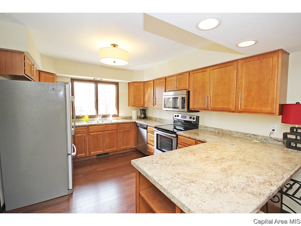 85 Bellerive Road Springfield, IL 62704 - Photo 10 of 29