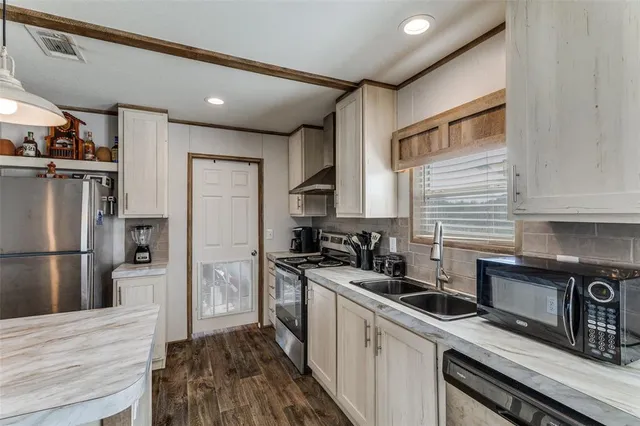 $499,900 | 4599 Burwick Road, Jacksboro, TX 76458