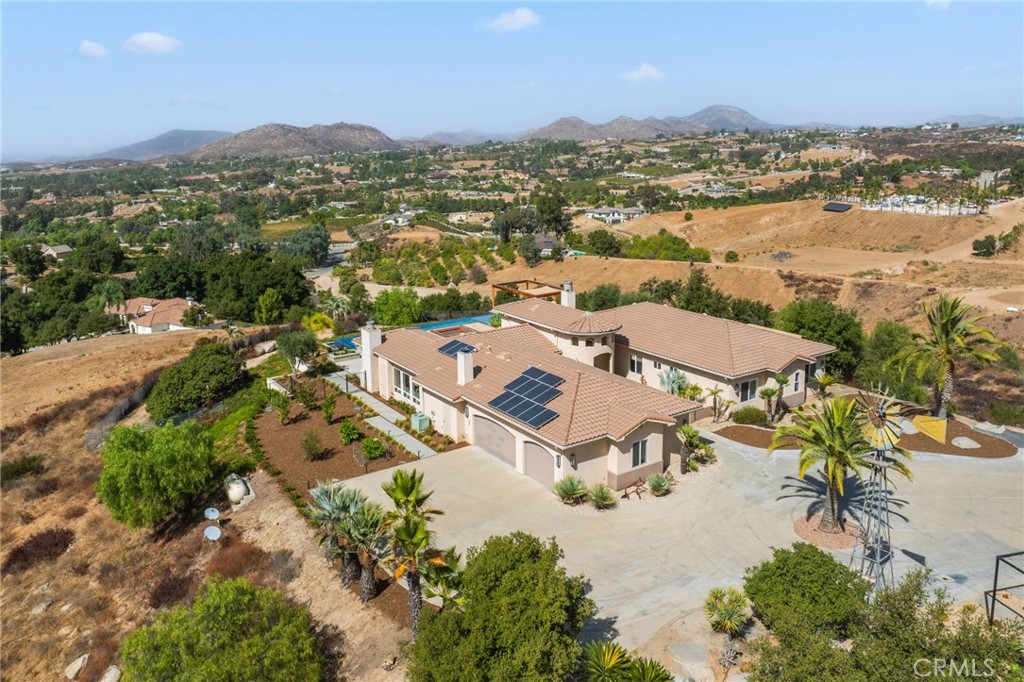 39893 Calle Breve Temecula, CA 92592 - Photo 6 of 70