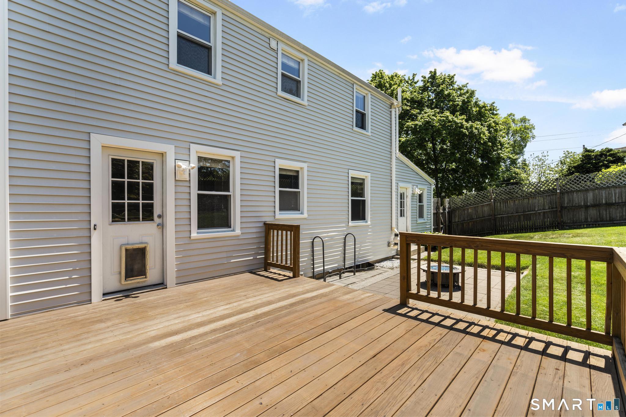 77 Round Hill Road Fairfield, CT 06824 - Photo 25 of 35
