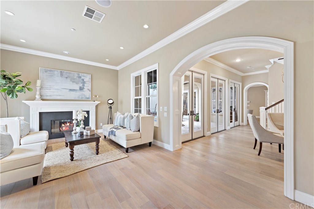 21262 Elda Circle Huntington Beach, CA 92648 - Photo 4 of 38