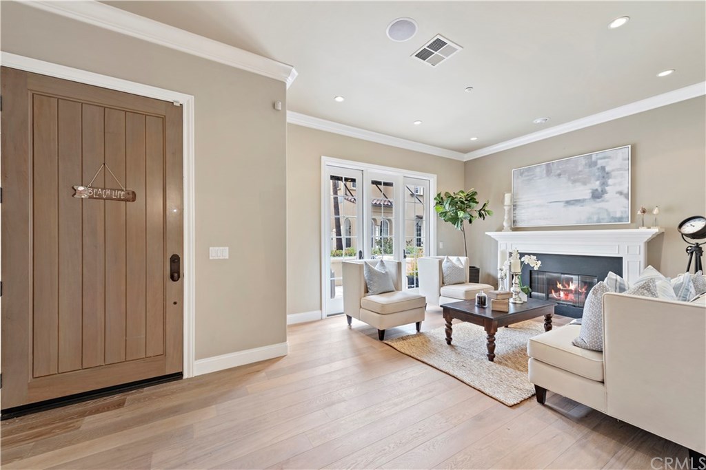 21262 Elda Circle Huntington Beach, CA 92648 - Photo 5 of 38