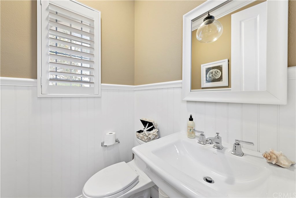 21262 Elda Circle Huntington Beach, CA 92648 - Photo 7 of 38