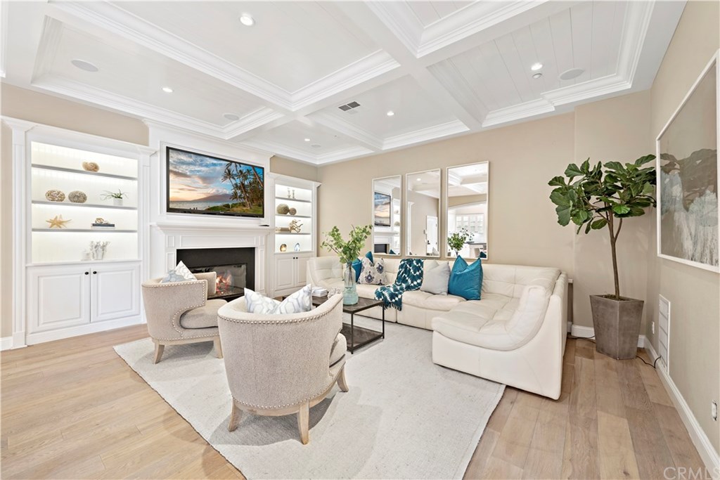 21262 Elda Circle Huntington Beach, CA 92648 - Photo 9 of 38