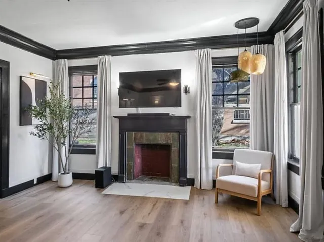 $2,999 | 4717 Gaston Avenue, Unit 19B, Dallas, TX 75246