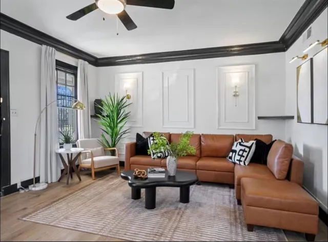 $2,999 | 4717 Gaston Avenue, Unit 19B, Dallas, TX 75246