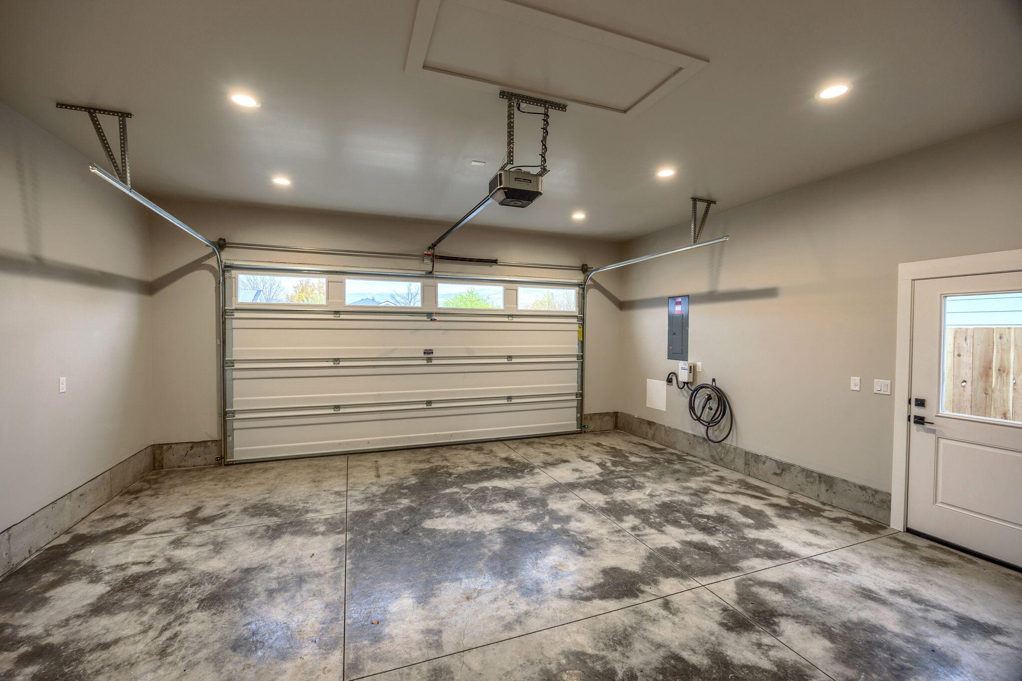 332 Randy Street Ashland, OR 97520 - Photo 34 of 41 Garage