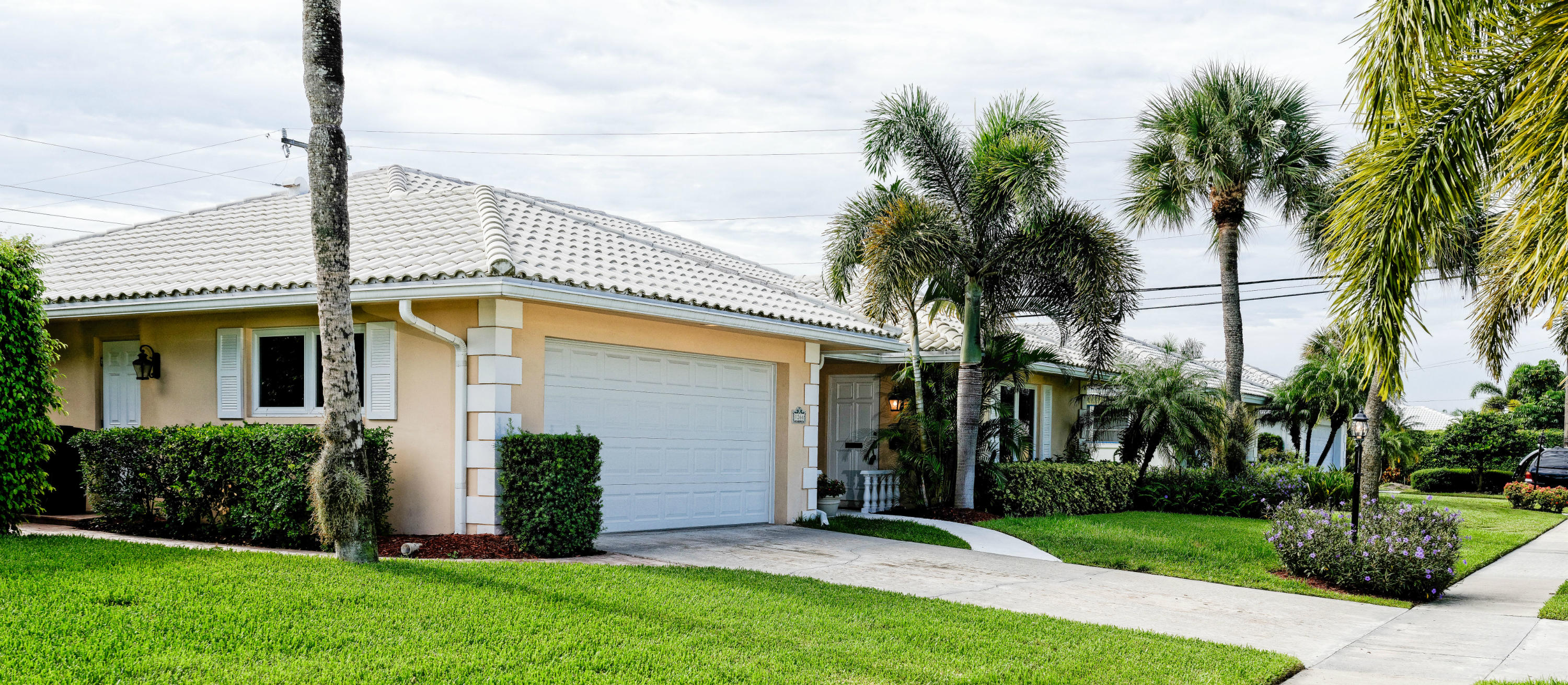 1266 Walnut Terrace Boca Raton, FL 33486 - Photo 2 of 44 ext sidewalk RTW_7113_DxO