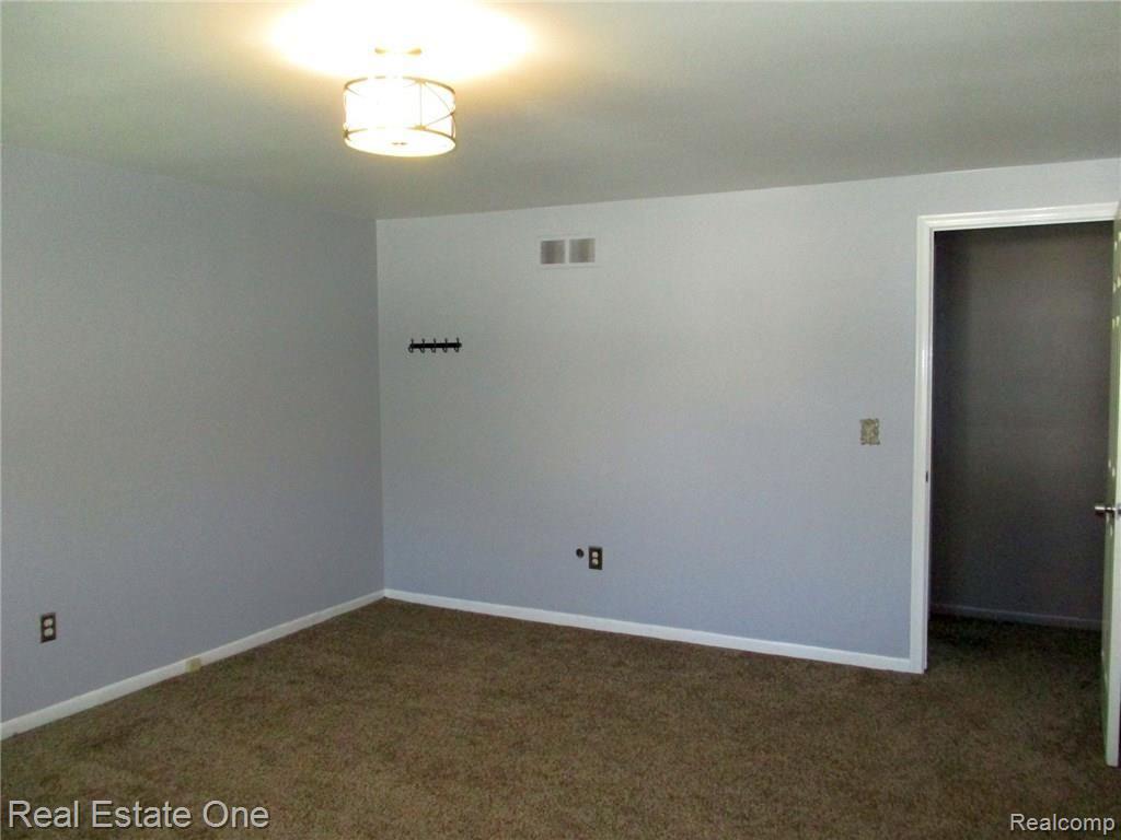 856 Mayfair Court Rochester Hills, MI 48309 - Photo 30 of 40