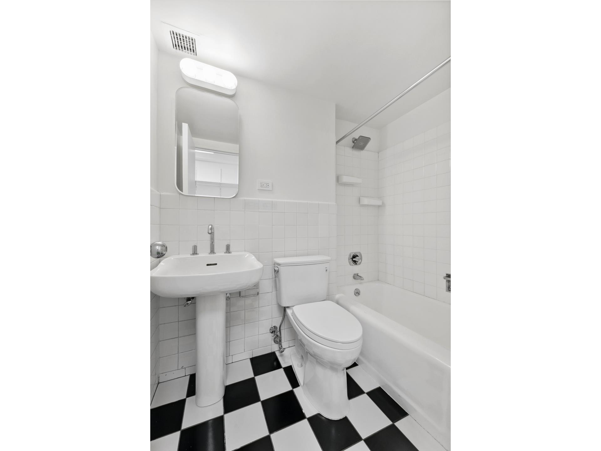 2 5th Avenue, Unit 2E Manhattan, NY 10011 - Photo 6 of 13