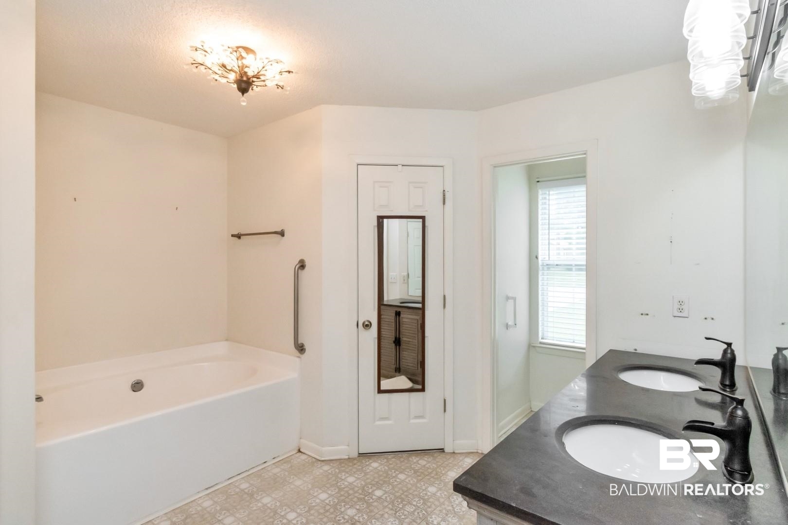 813 Ellen Street Saraland, AL 36571 - Photo 13 of 33