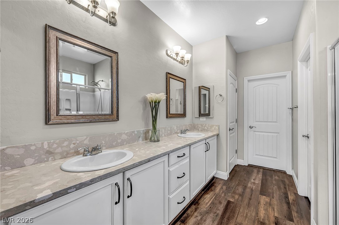 10982 Great Sioux Road Las Vegas, NV 89179 - Photo 18 of 49 Primary En-Suite Bathroom