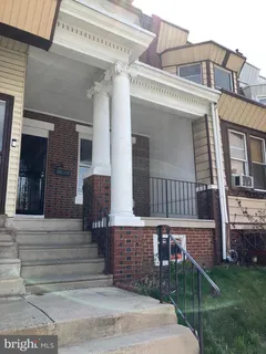 a front view of house with yard