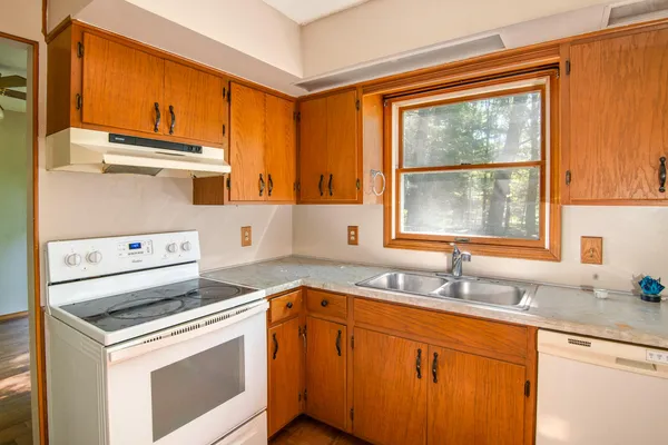 $219,900 | 110 Carpenter Boulevard, Roscommon, MI 48653