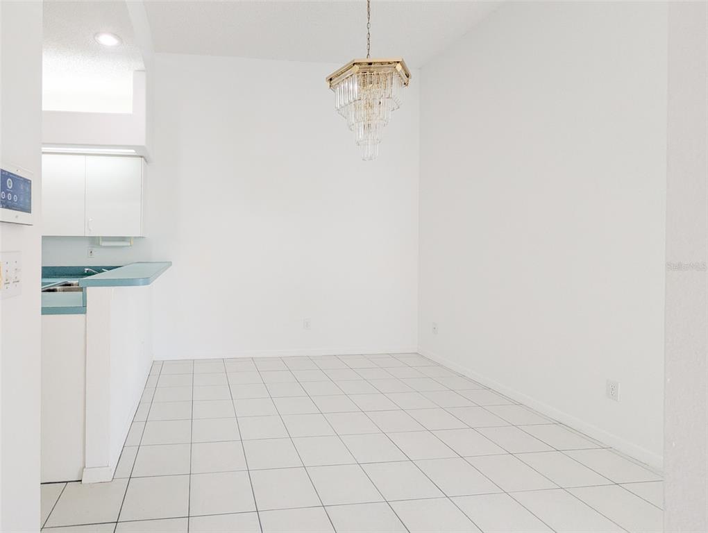 208 Hemingway Drive Oldsmar, FL 34677 - Photo 11 of 35