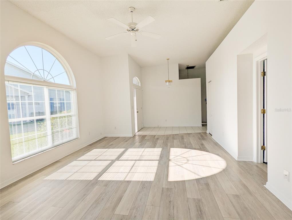 208 Hemingway Drive Oldsmar, FL 34677 - Photo 7 of 35