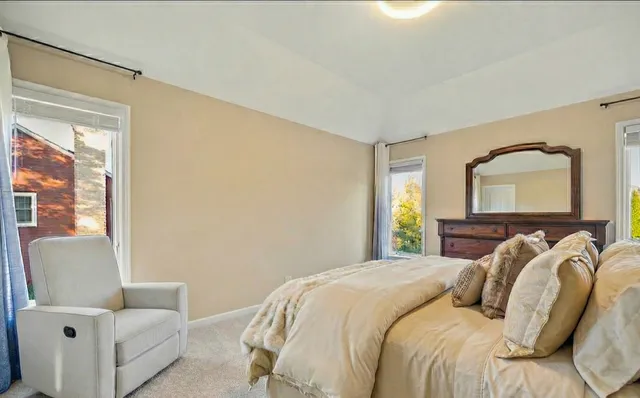 $5,500 | 142 North Dixon Drive, Batavia, IL 60510