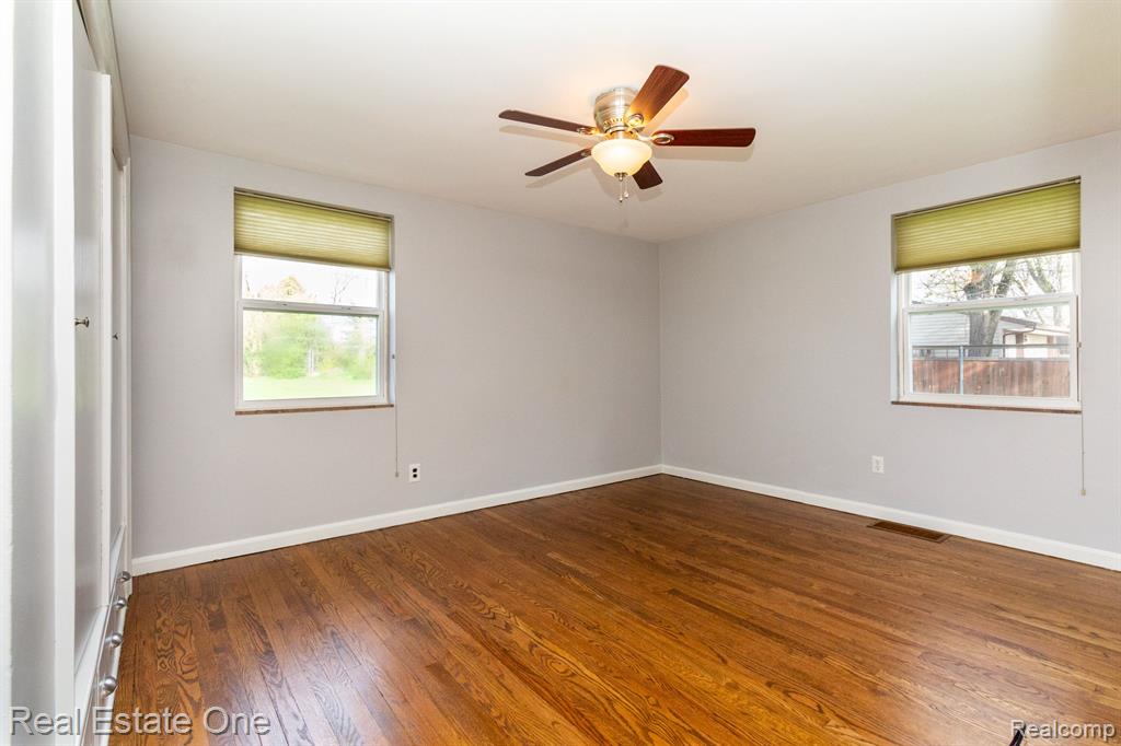 1433 Courtland Boulevard Rochester Hills, MI 48307 - Photo 14 of 35