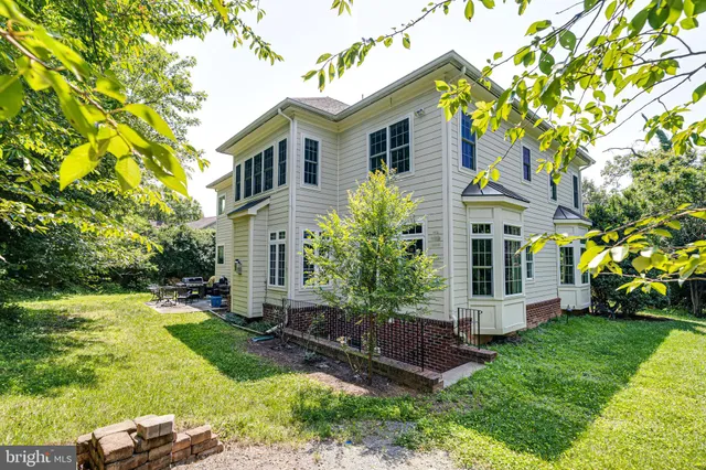 $1,750,000 | 10002 Courthouse Road, Vienna, VA 22181