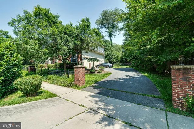 $1,750,000 | 10002 Courthouse Road, Vienna, VA 22181