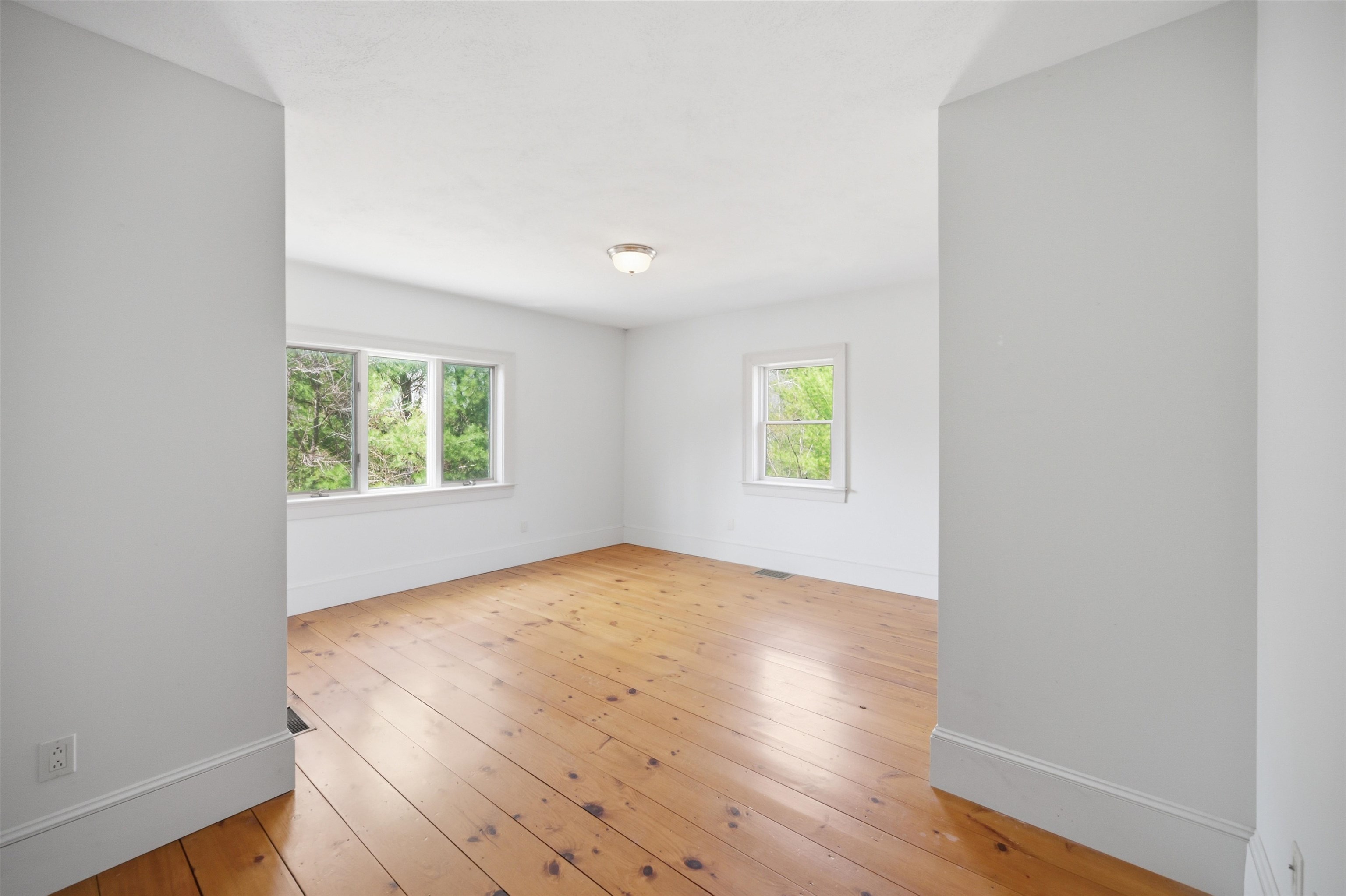 564 Main Street Fremont, NH 03044 - Photo 18 of 54