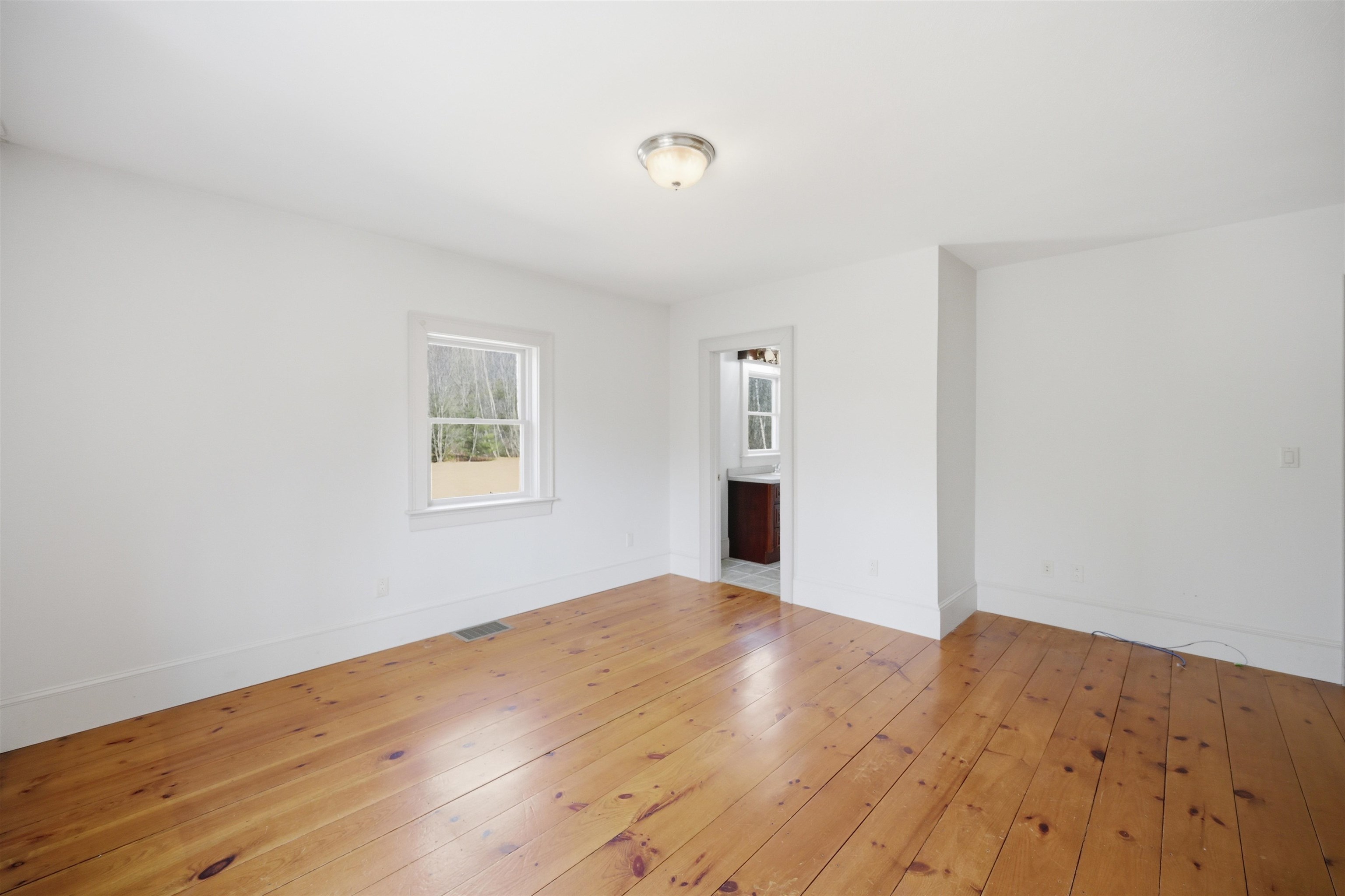 564 Main Street Fremont, NH 03044 - Photo 19 of 54