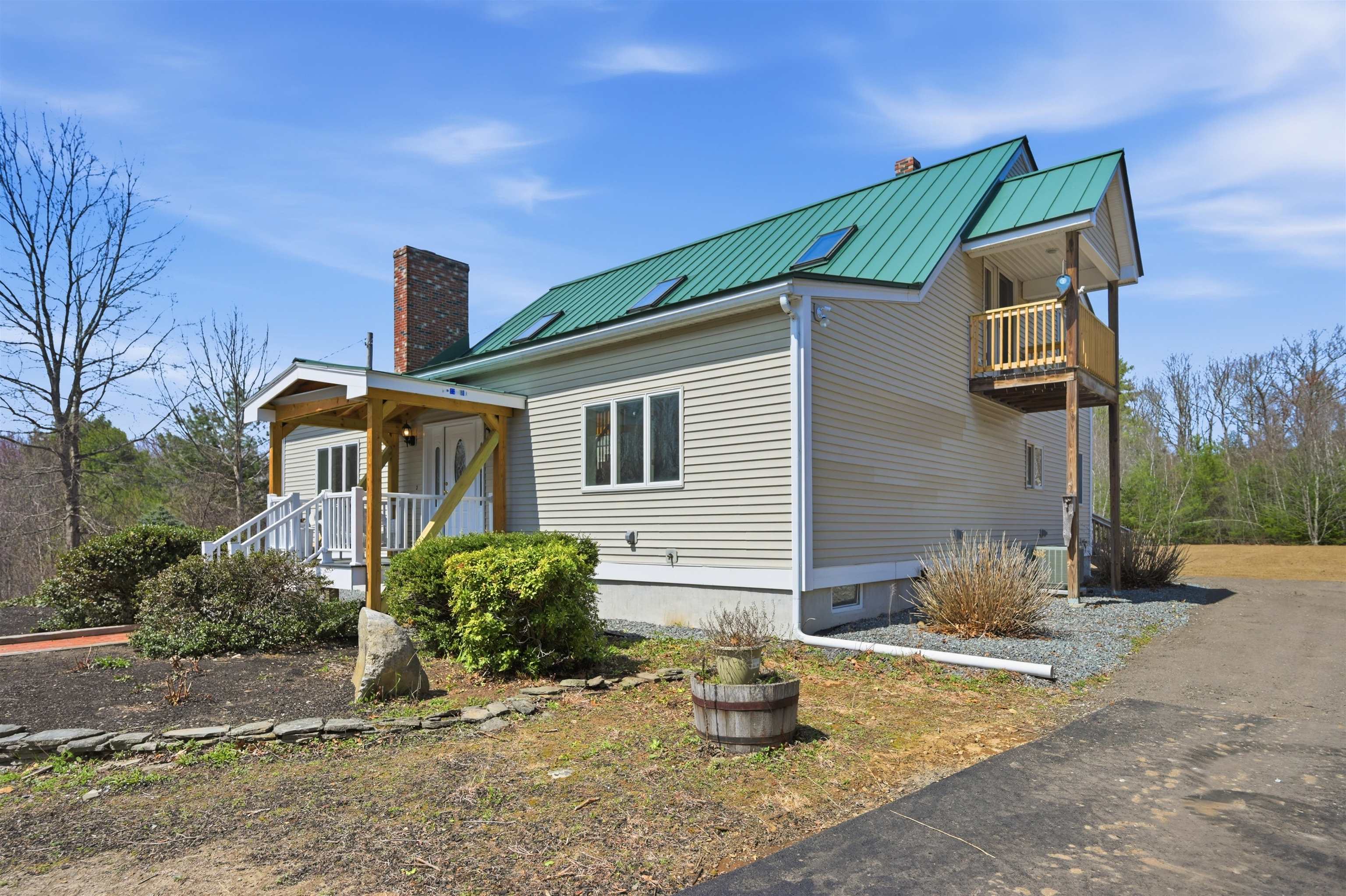 564 Main Street Fremont, NH 03044 - Photo 2 of 54