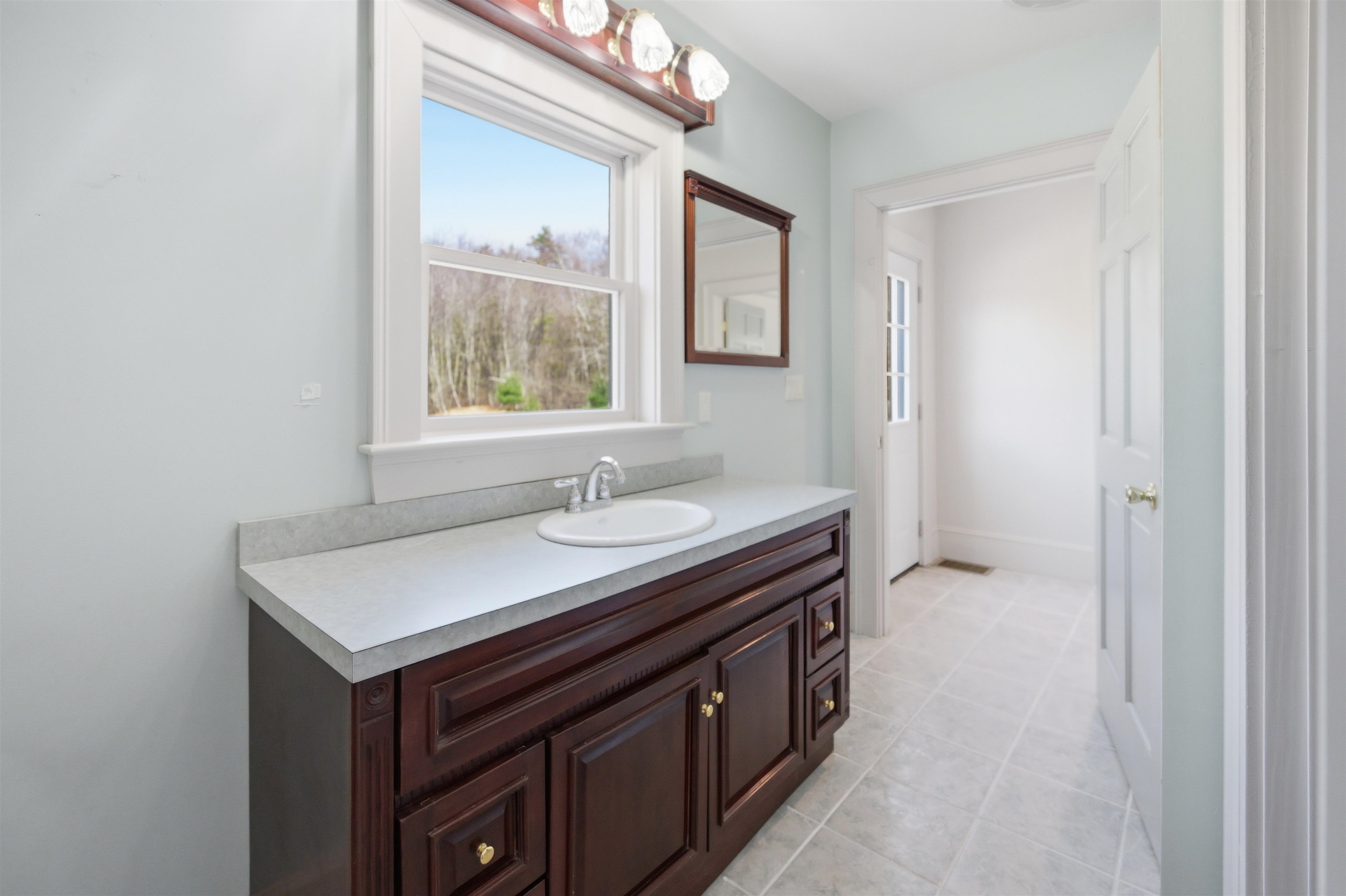 564 Main Street Fremont, NH 03044 - Photo 21 of 54