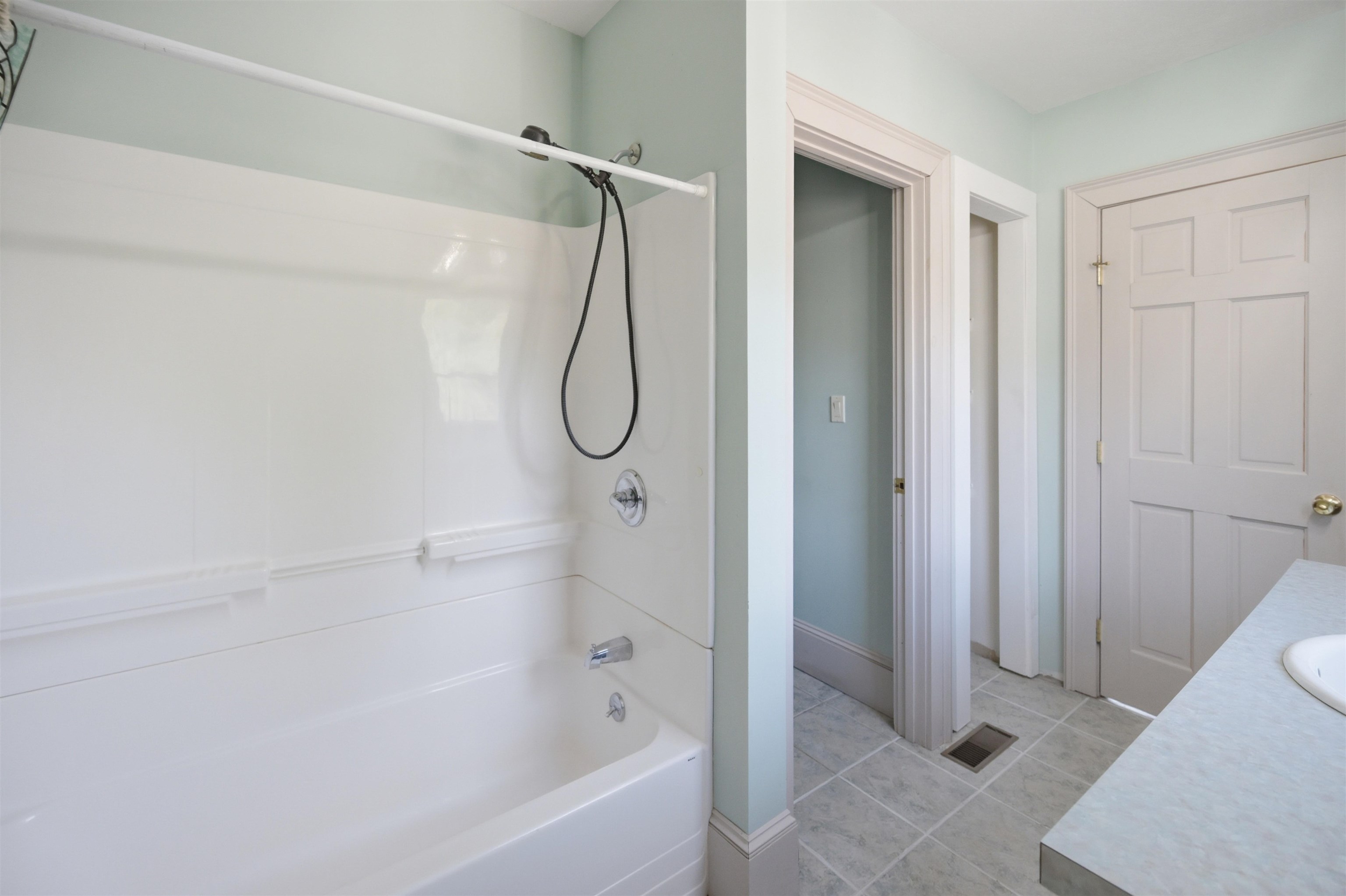 564 Main Street Fremont, NH 03044 - Photo 23 of 54