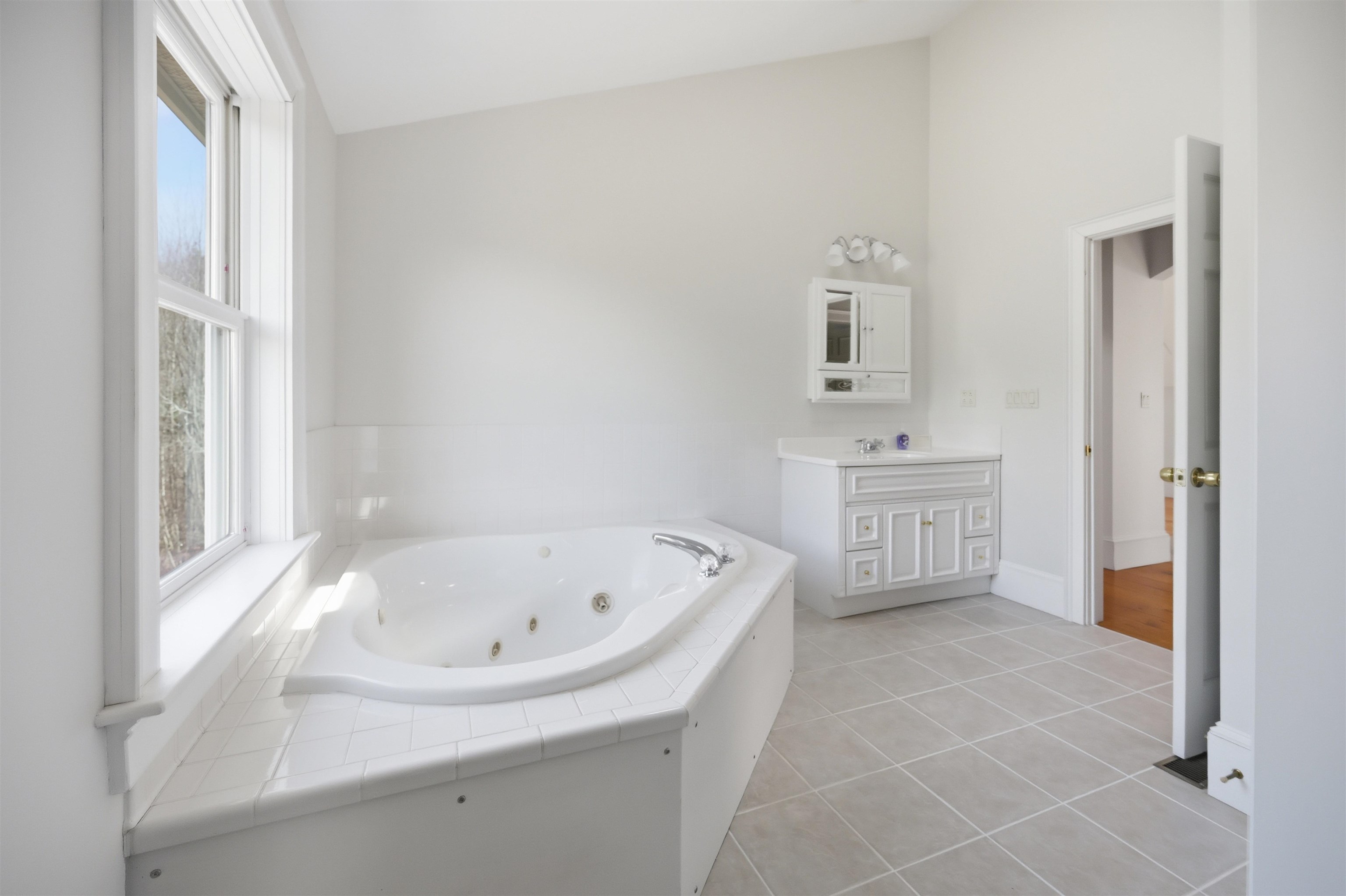 564 Main Street Fremont, NH 03044 - Photo 40 of 54