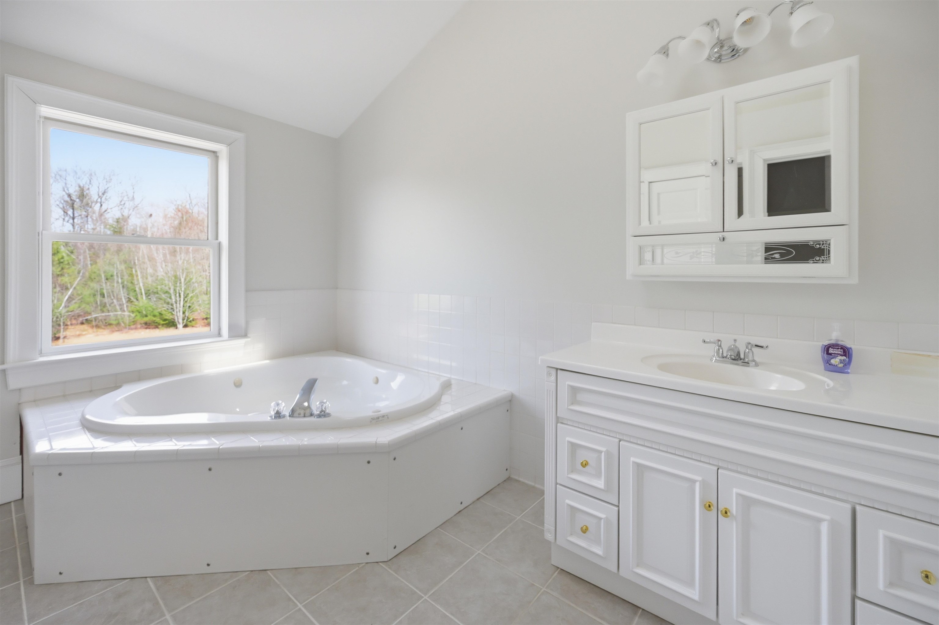 564 Main Street Fremont, NH 03044 - Photo 41 of 54