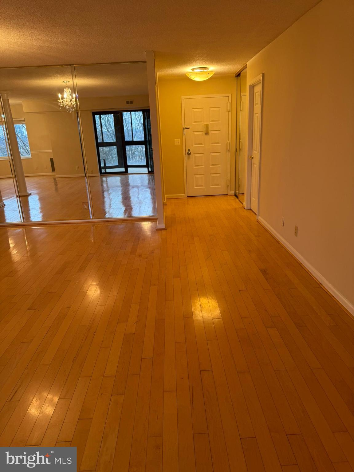 8370 Greensboro Drive, Unit 806 McLean, VA 22102 - Photo 25 of 31 a view of empty room with a bathroom
