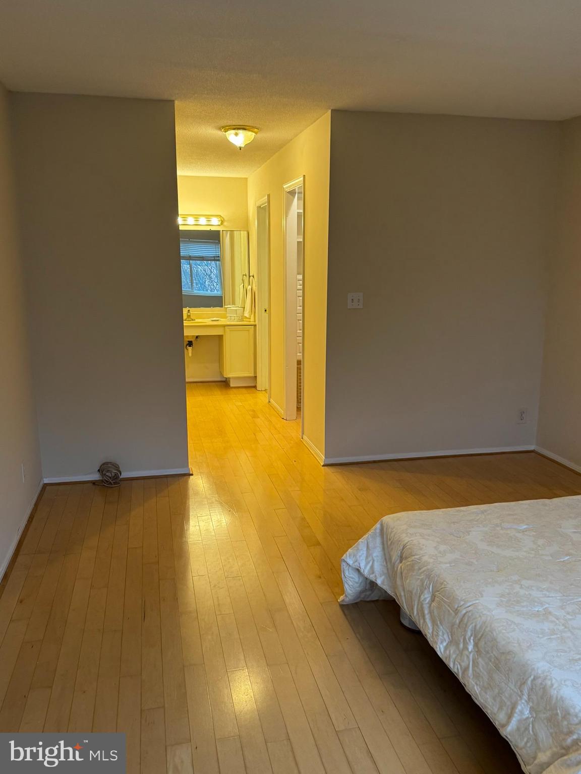 8370 Greensboro Drive, Unit 806 McLean, VA 22102 - Photo 27 of 31 a view of bedroom and bathroom