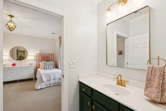 a view of a house with backyard and garden