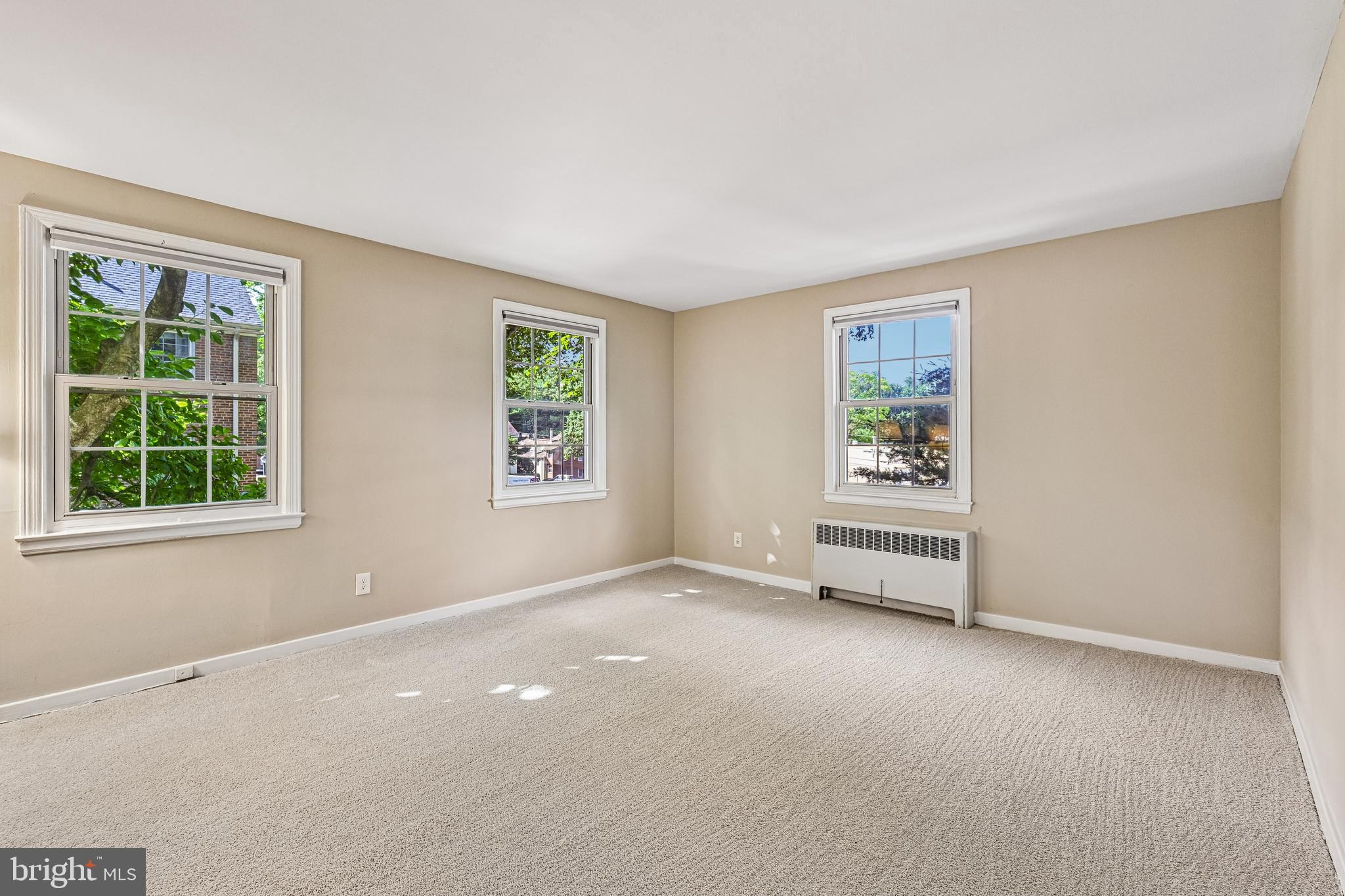 2223 Washington Avenue, Unit 103 Silver Spring, MD 20910 - Photo 3 of 20 Living Room